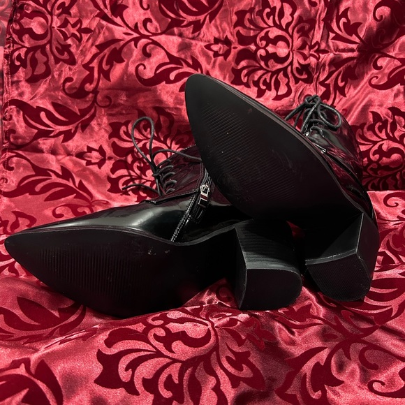 Shiny Black Lace-Up Ankle Boots - Witchy - Goth size 39  8.5 - Picture 6 of 10